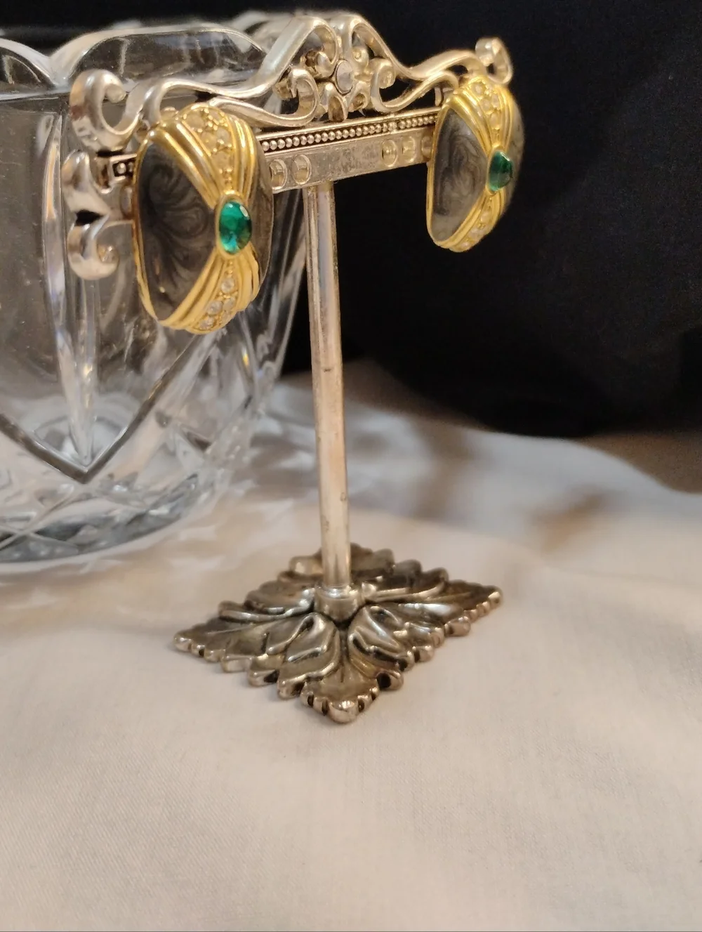 Vintage Kenneth Jay Lane For Avon Duchess Of Windsor Earrings - Picture 4 of 6